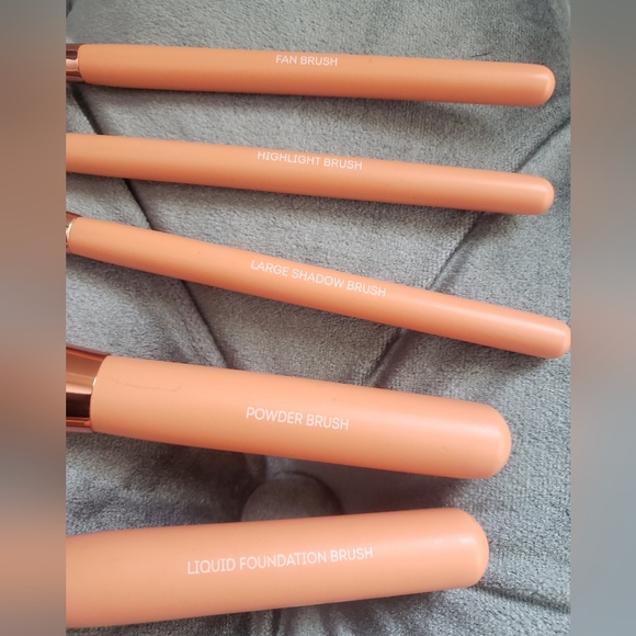 Nude by Nature Coral 5 Pc Makeup Brush Collection - Picture 2 of 8